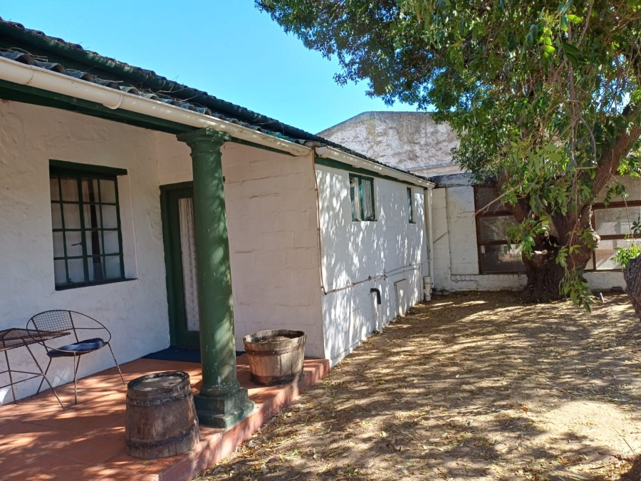 16 Bedroom Property for Sale in Trekoskraal Western Cape